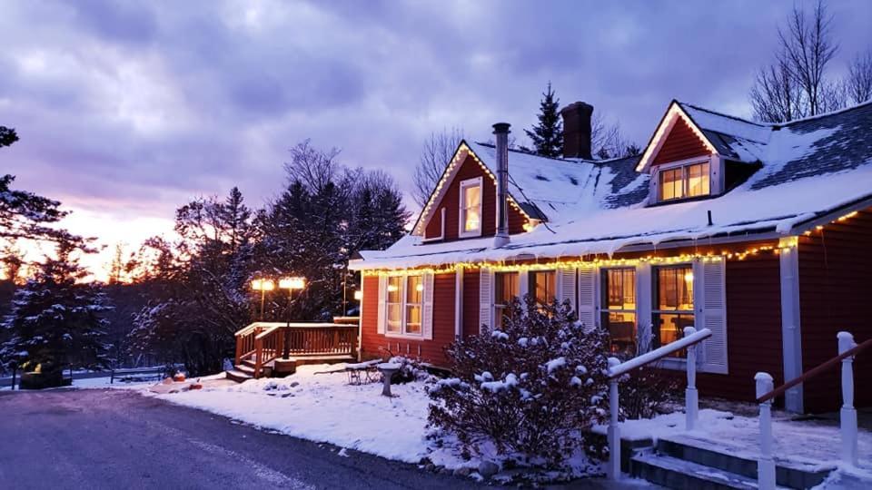 The Vermont Inn Mendon Экстерьер фото