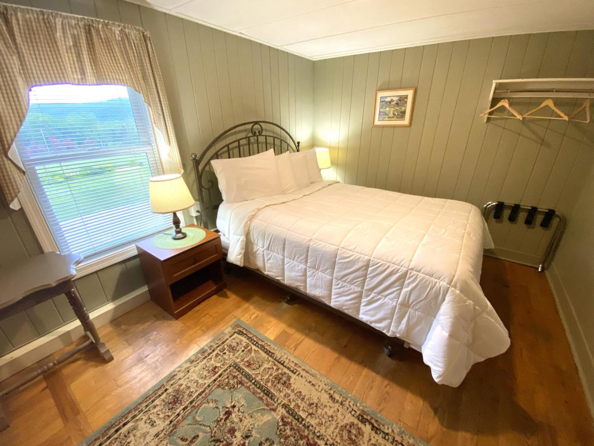 The Vermont Inn Mendon Экстерьер фото