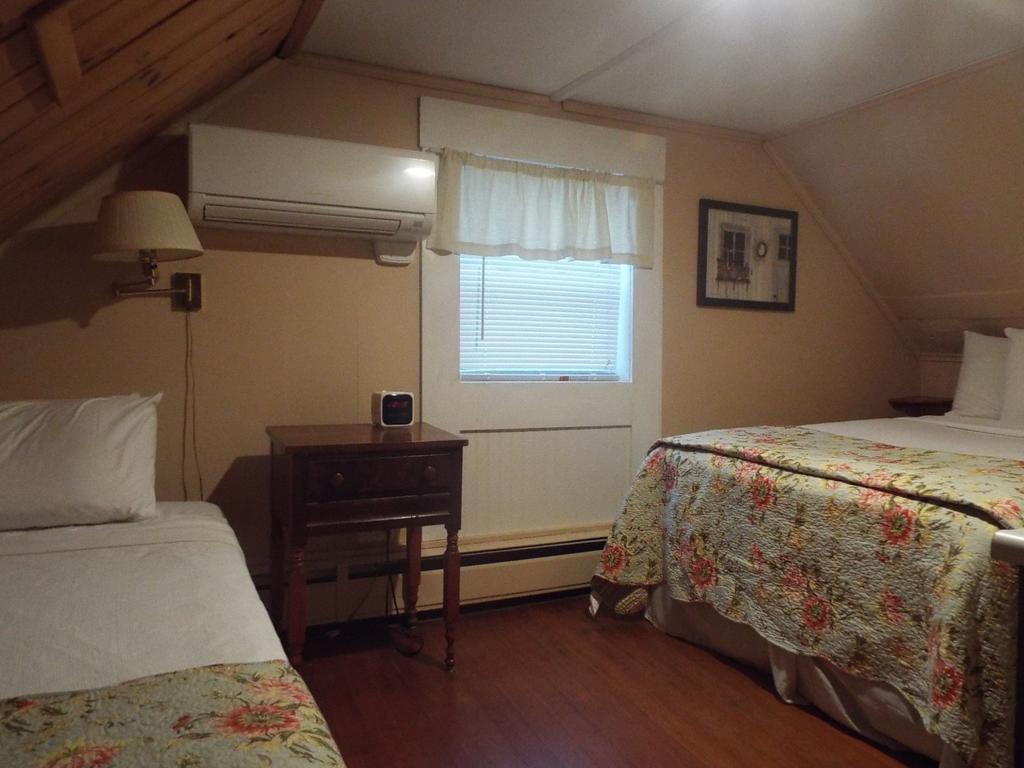 The Vermont Inn Mendon Экстерьер фото