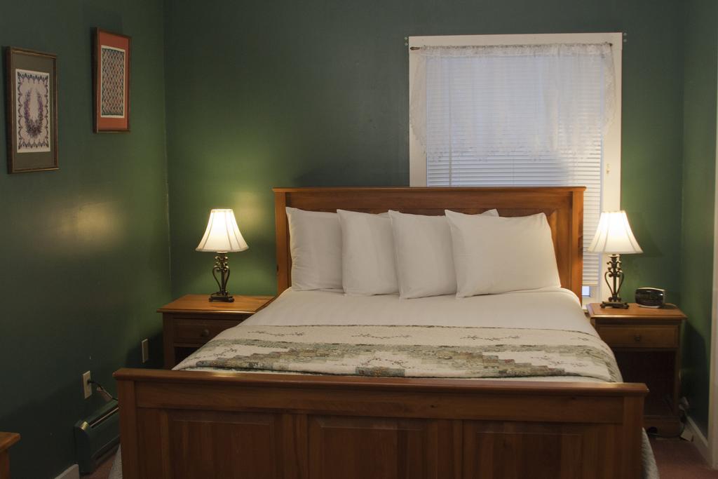 The Vermont Inn Mendon Экстерьер фото