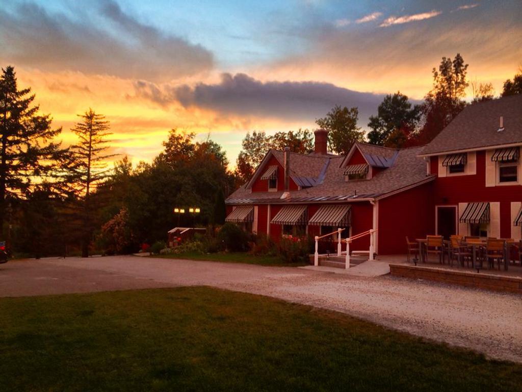 The Vermont Inn Mendon Экстерьер фото