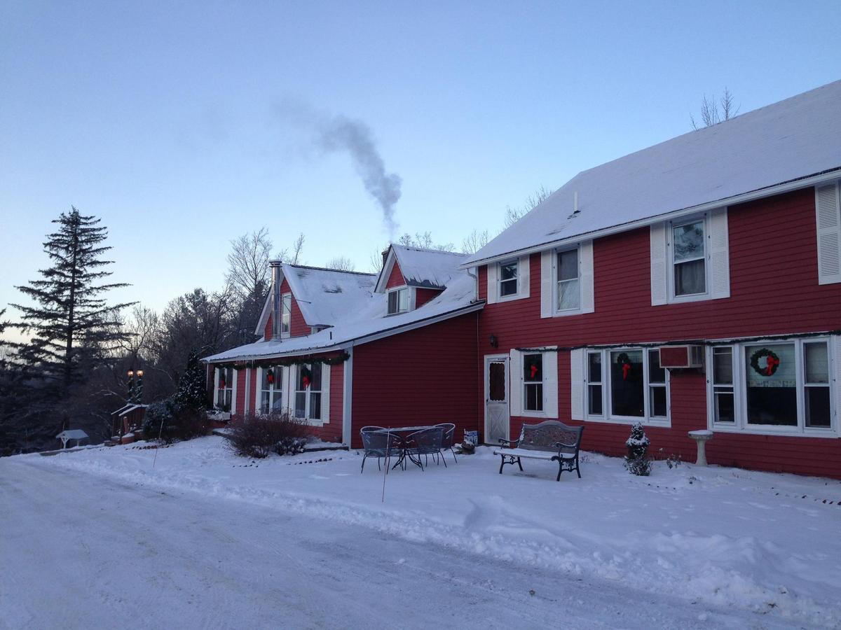 The Vermont Inn Mendon Экстерьер фото